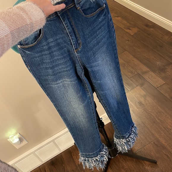 Boutique frayed jeans - Picture 2 of 2